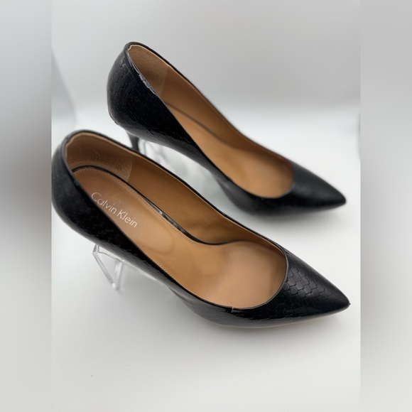 Calvin Klein Black Heels Classic Pointed-Toe Pumps - Picture 3 of 6